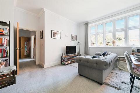 2 bedroom apartment for sale, Elizabeth Drive, Banstead