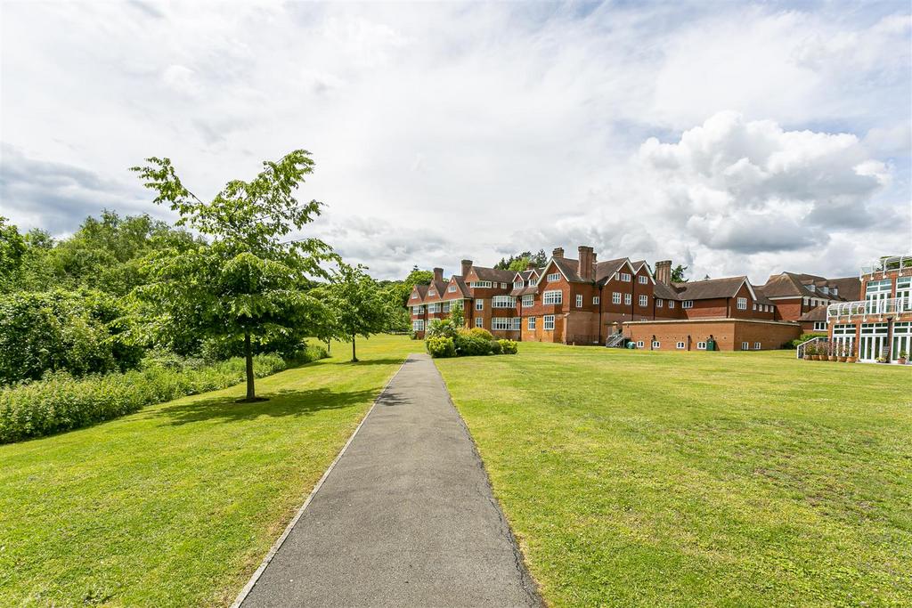 Flat-rendell-house-elizabeth-drive-banstead-120.jp