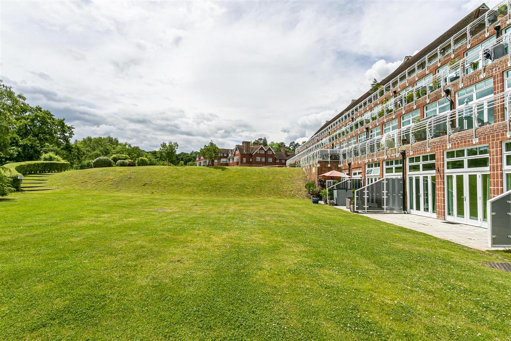 Flat-rendell-house-elizabeth-drive-banstead-117.jp