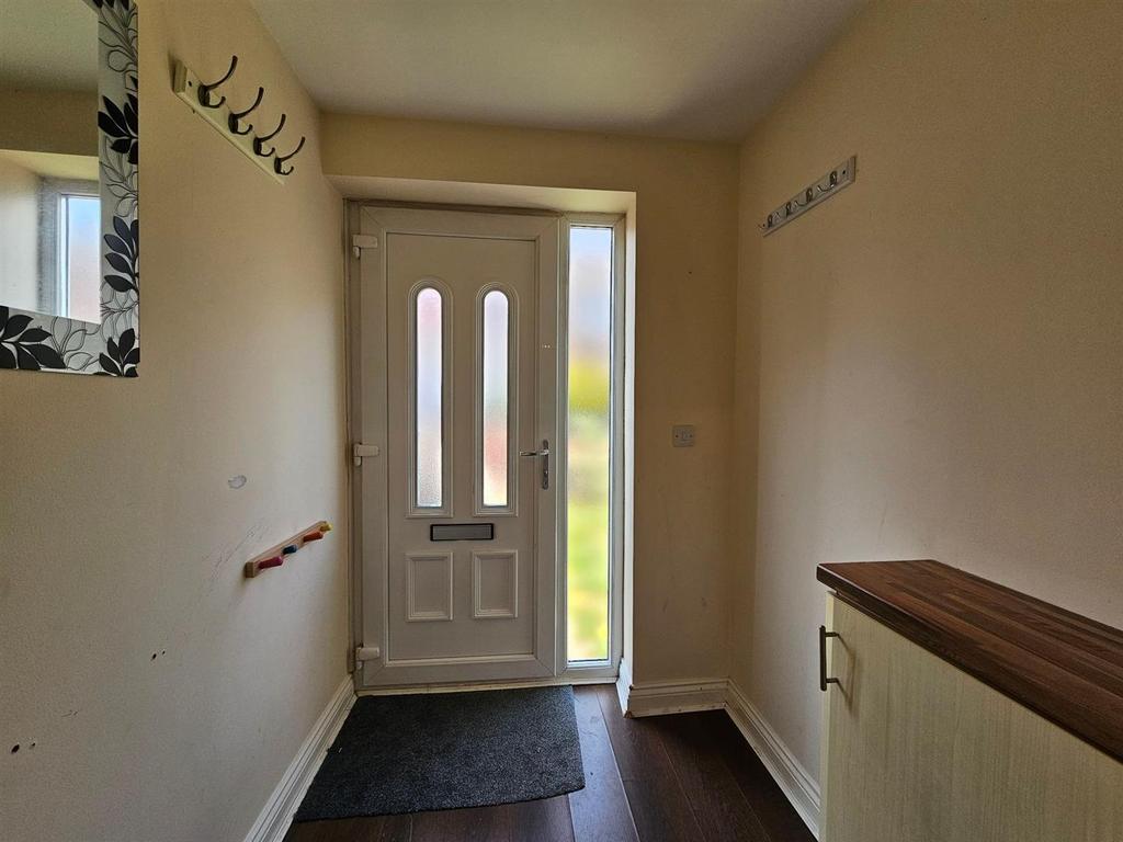 Passage-stairs-landing - 606474958.jpg