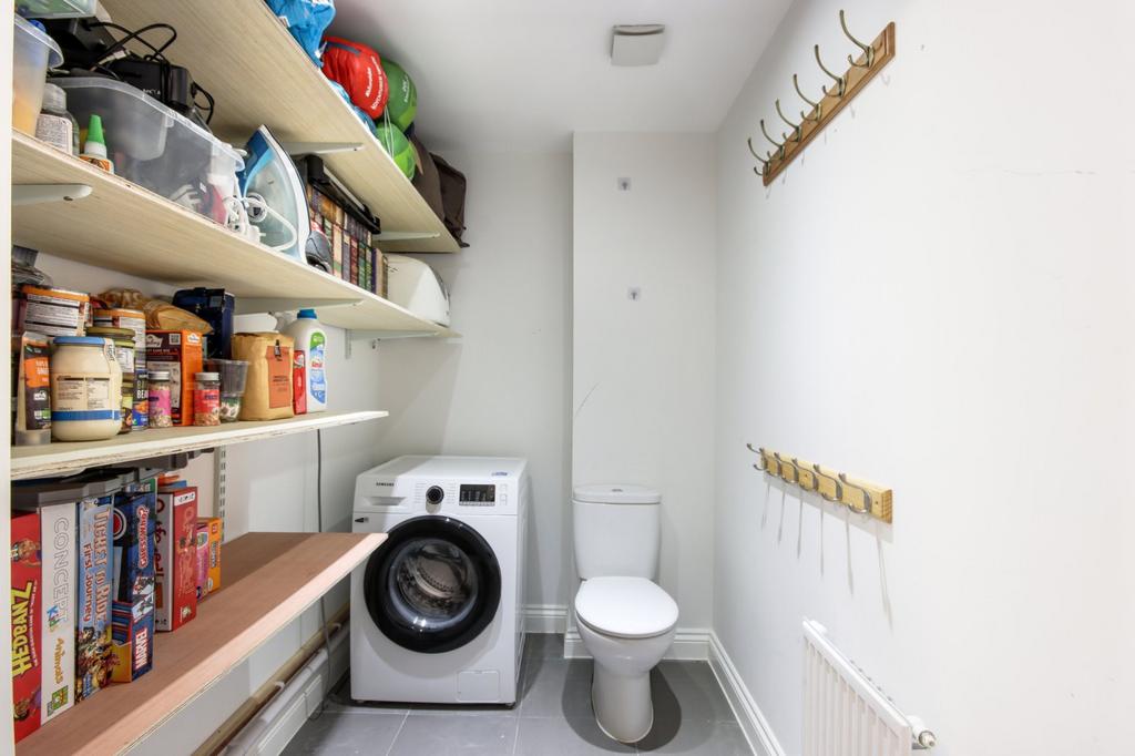 Toilet / Utility