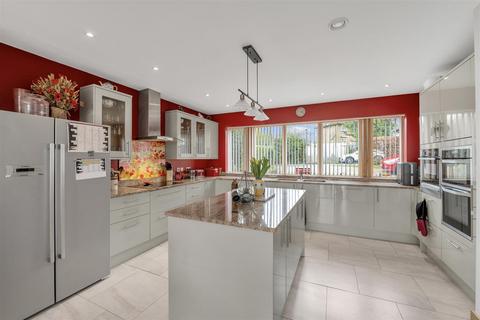 4 bedroom detached house for sale, Horn Hill, Whitwell
