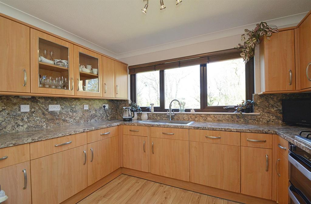 Resized Kitchen2.jpg