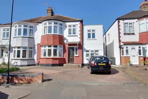 19 Ridge Crest, Enfield, EN2 8JU
