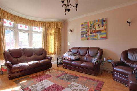 19 Ridge Crest, Enfield, EN2 8JU