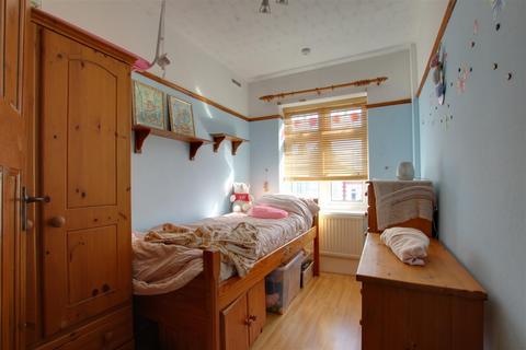 19 Ridge Crest, Enfield, EN2 8JU