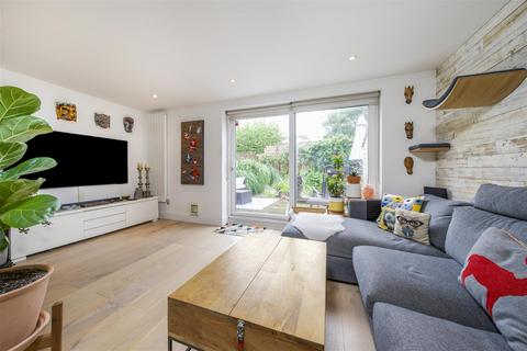 42a Glebe Way, Hanworth, Feltham, TW13 6HJ