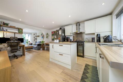 42a Glebe Way, Hanworth, Feltham, TW13 6HJ