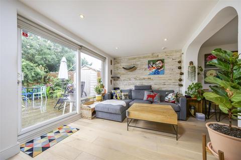 42a Glebe Way, Hanworth, Feltham, TW13 6HJ