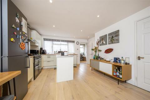 42a Glebe Way, Hanworth, Feltham, TW13 6HJ