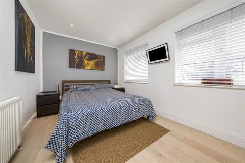 42a Glebe Way, Hanworth, Feltham, TW13 6HJ