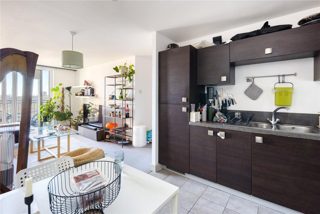 Kitchen/Dining Area