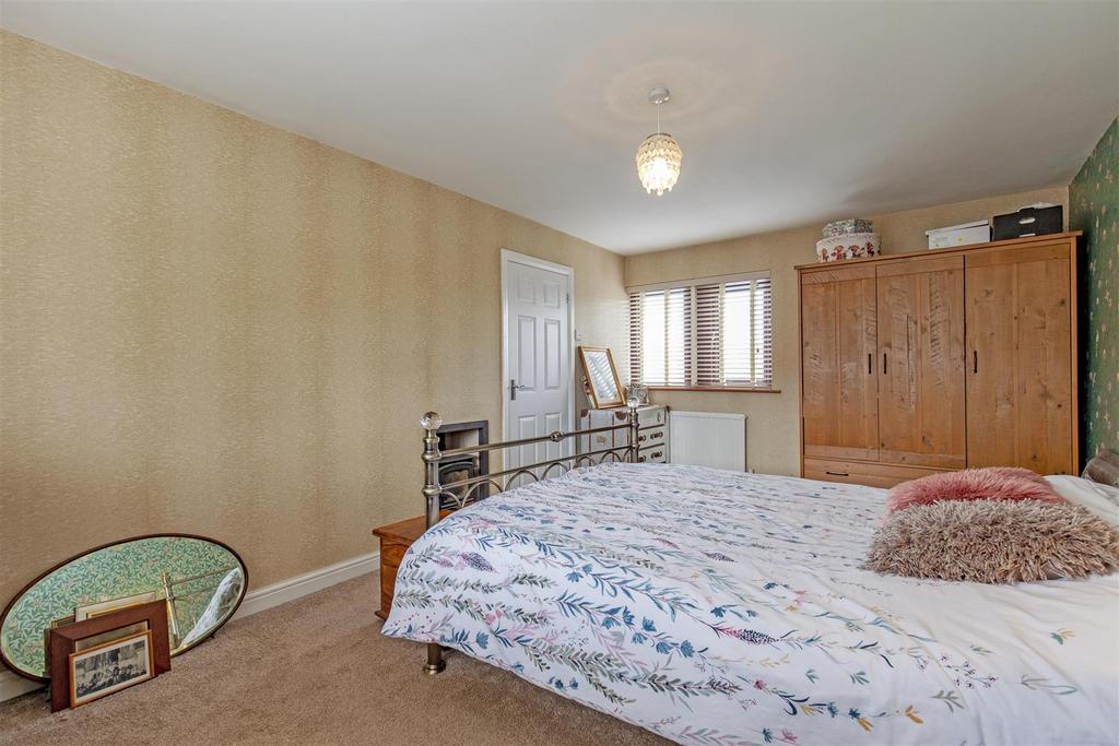 Bedroom 1-2.jpg