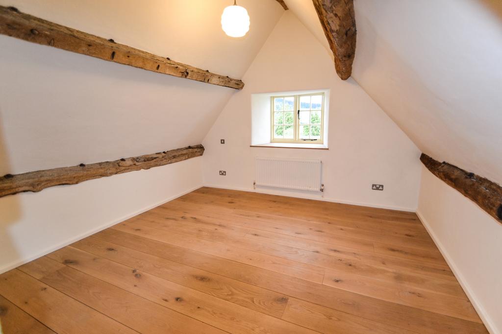 Attic Room3