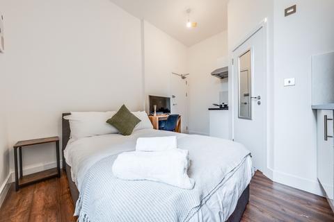 1 bedroom ground floor flat to rent, 57A Denmark Hill, London SE5
