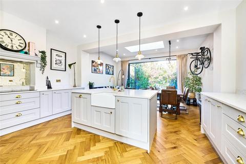 7 Thirsk Road, Mitcham, CR4 2BL