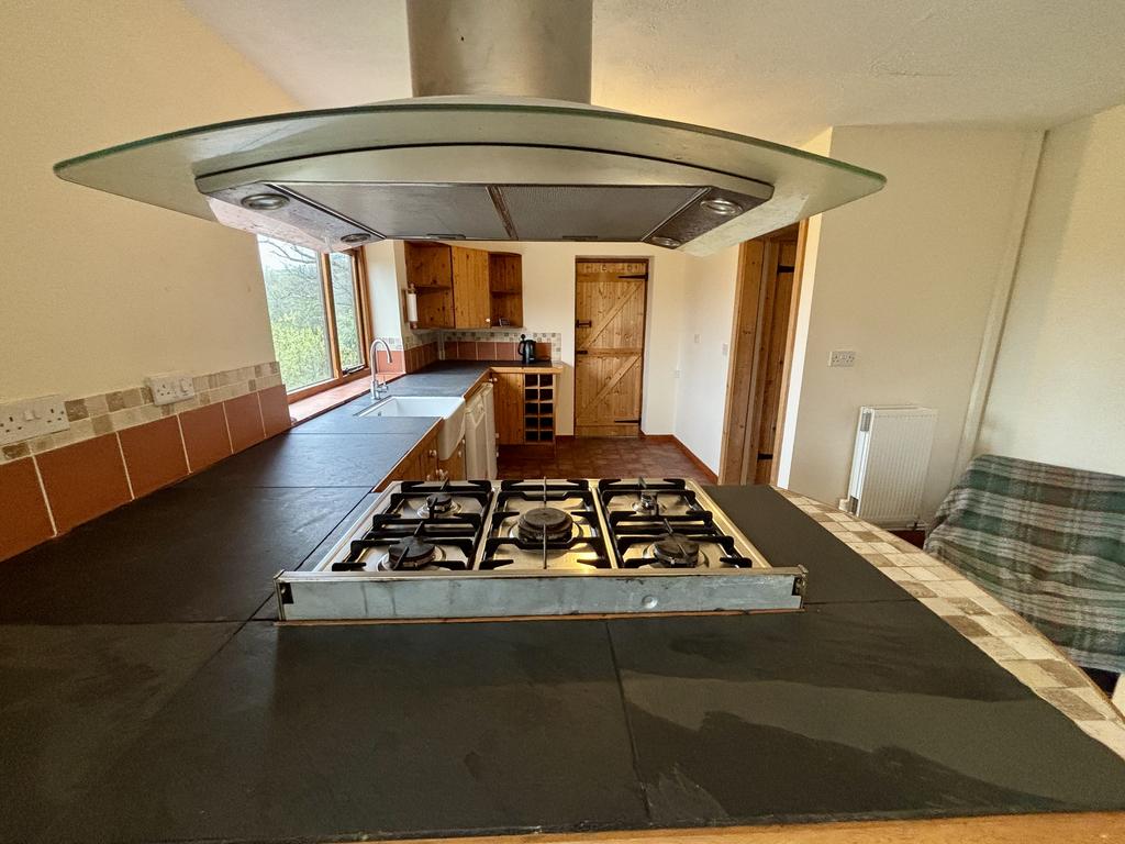 Kitchen (fourth image)