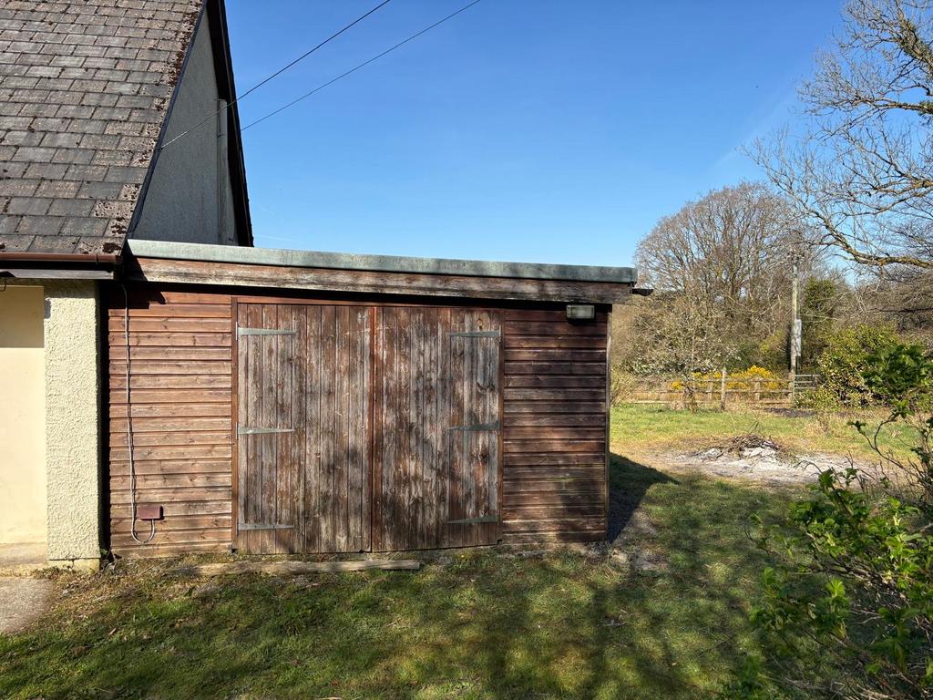 Garage/workshop