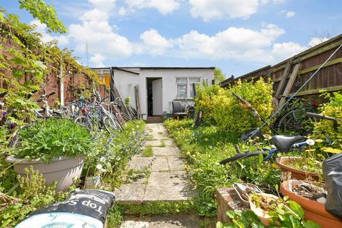2 Hale End Road, London, E17 4BQ