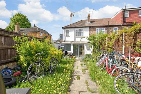 2 Hale End Road, London, E17 4BQ