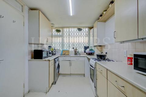 undefined, Garrard Walk, Neasden, London , nw10