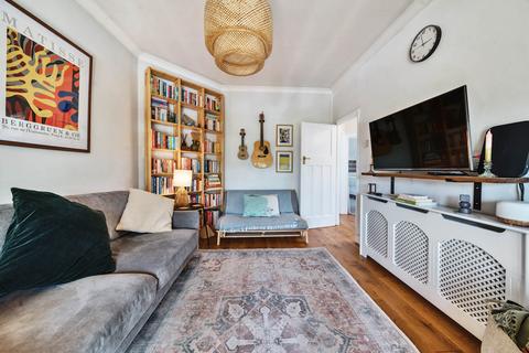 2 bedroom apartment for sale, Radbourne Avenue, London