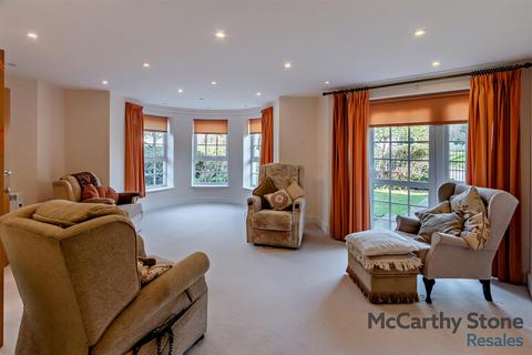 2 bedroom apartment for sale, Claridge House, Littlehampton, West Sussex, BN17 5FE