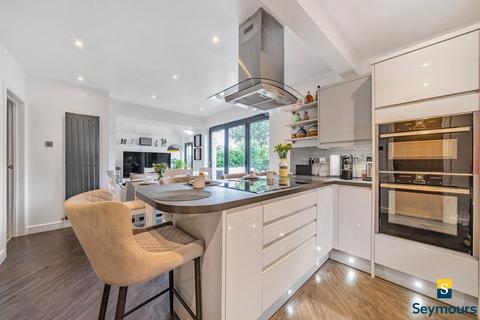 2 bedroom bungalow for sale, Saffron Platt, Surrey GU2