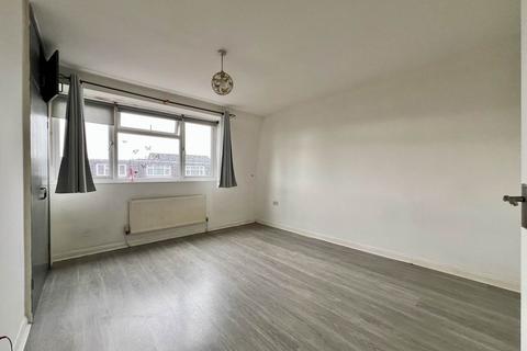 3 bedroom terraced house to rent, Atkinson Road, London, E16 3LR