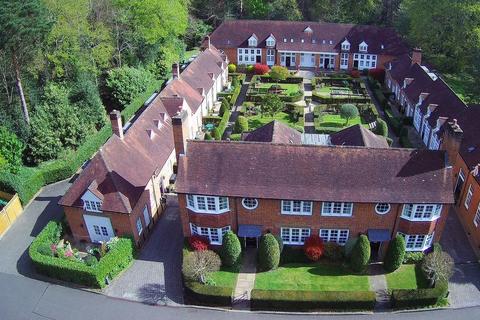 undefined, Coach House Mews, Hersham, Walton-On-Thames