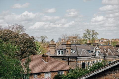 Flat 6, 2d Harold Road, London, SE19 3FB