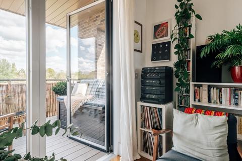 Flat 6, 2d Harold Road, London, SE19 3FB