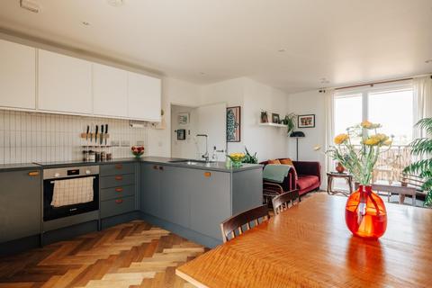 Flat 6, 2d Harold Road, London, SE19 3FB