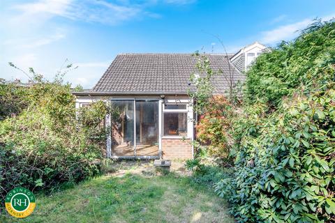 2 bedroom semi-detached bungalow for sale, Harrow Road, Armthorpe, Doncaster