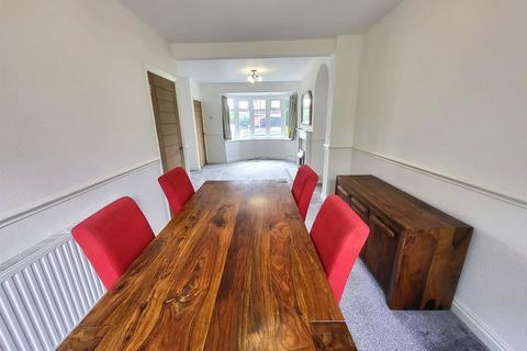 2 bedroom semi-detached house to rent, Downie Road Codsall, WV8 1JE