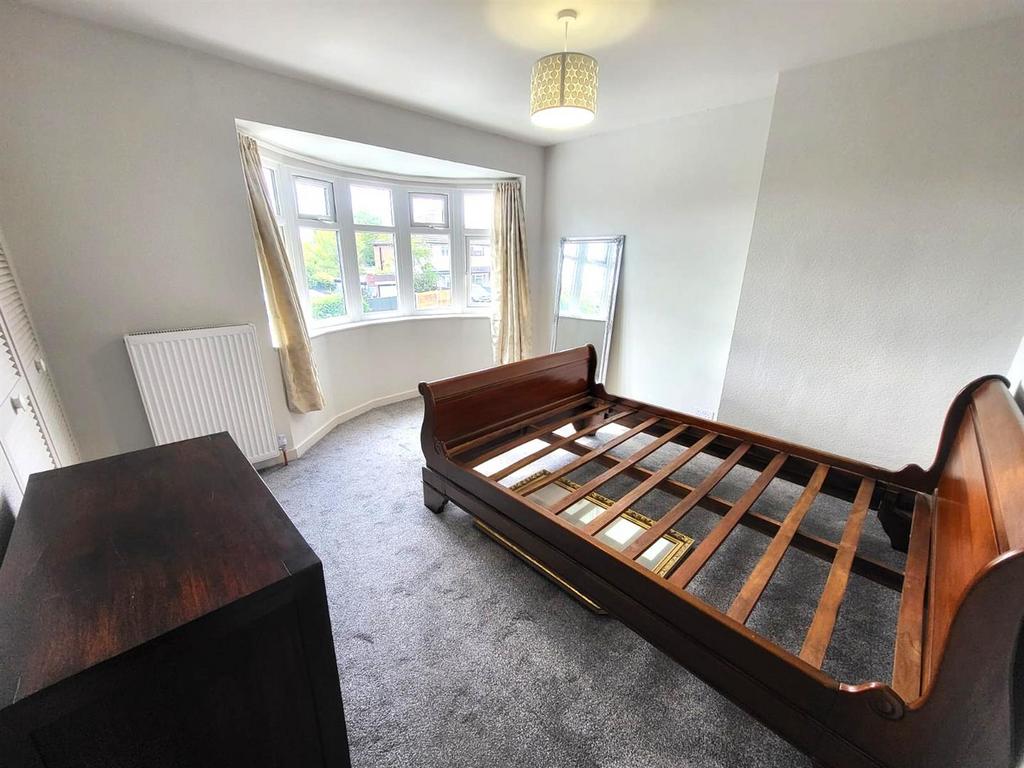 Bedroom 1 Pic 2