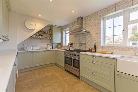 48 Balmoral, Maidenhead, SL6 6SU