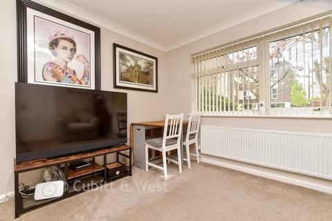 1 bedroom ground floor flat for sale, Dale Road, Purley, Surrey