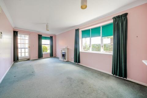 2 bedroom bungalow for sale, Shephard Mead, Tewkesbury, Gloucestershire
