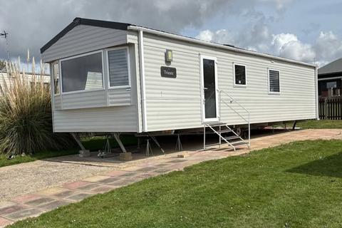 2 bedroom static caravan for sale, Flag Hill, Great Bentley, Colchester, CO7