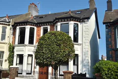 4 bedroom maisonette for sale