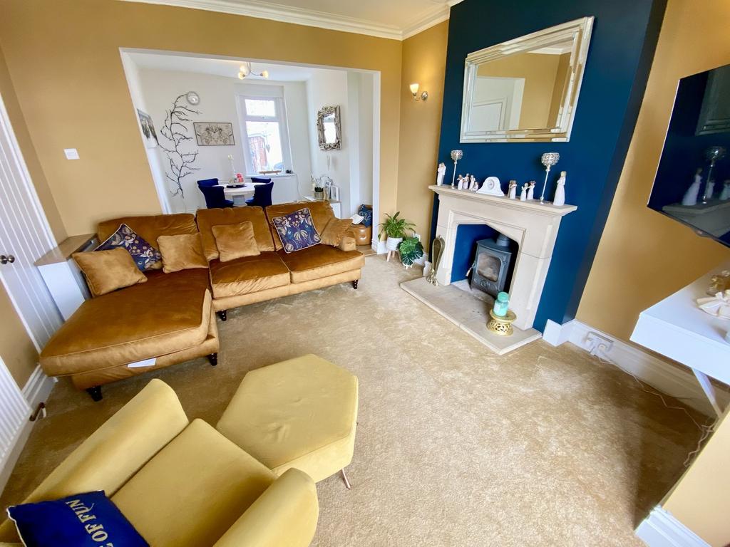 Lounge/Dining Room