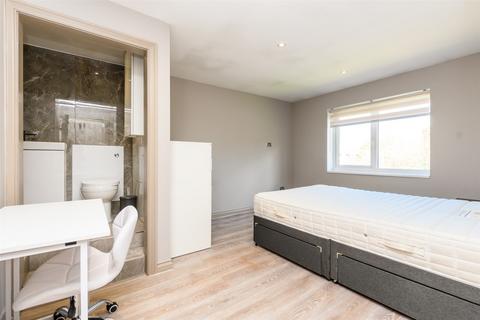 2 Binnacle Road, Rochester, ME1 2XP