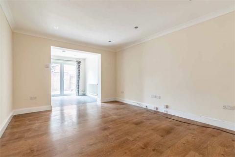 3 bedroom semi-detached bungalow to rent, Trewarden Avenue, Iver Heath SL0