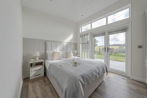3 bedroom holiday lodge for sale, Dartmouth Grove, Blackawton TQ9