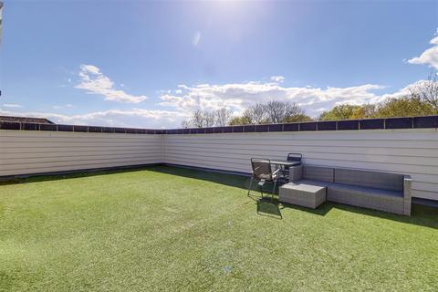 undefined, Rayleigh Road, Benfleet SS7
