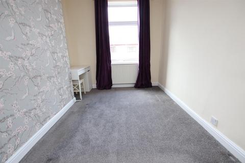 3 bedroom terraced house to rent, Fletton Terrace, Bradford