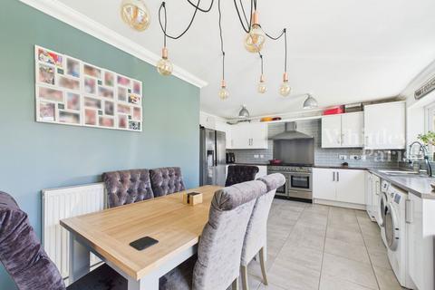 4 bedroom detached house for sale, Sterlet Grove, Mulbarton, Norwich, NR14 8FS