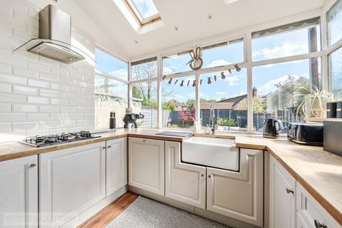 19 Thatch Leach, Chadderton, Oldham, OL9 9QX