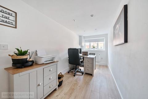 19 Thatch Leach, Chadderton, Oldham, OL9 9QX